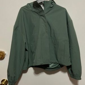 Cropped rain jacket size L